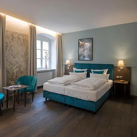 Altstadthotel Der Patrizier فندق 4*