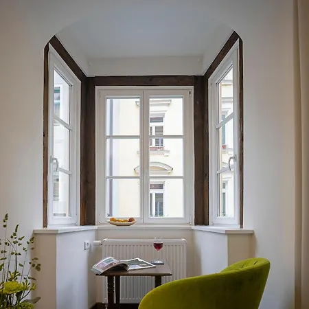 מלון Altstadthotel Der Patrizier 4*