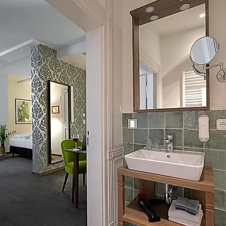 מלון Altstadthotel Der Patrizier 4*